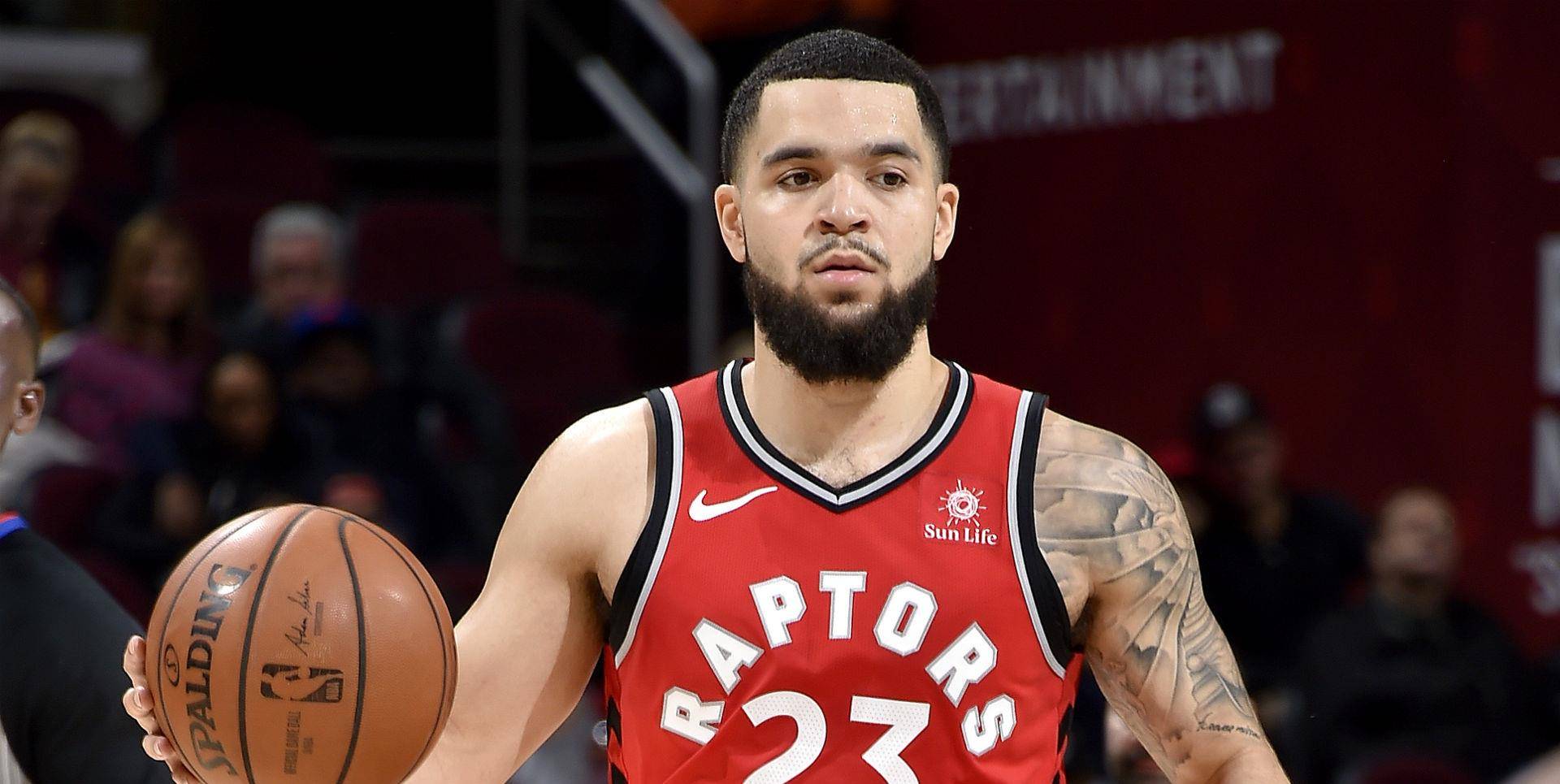 爵士逆转上海队，范弗利特高光表现