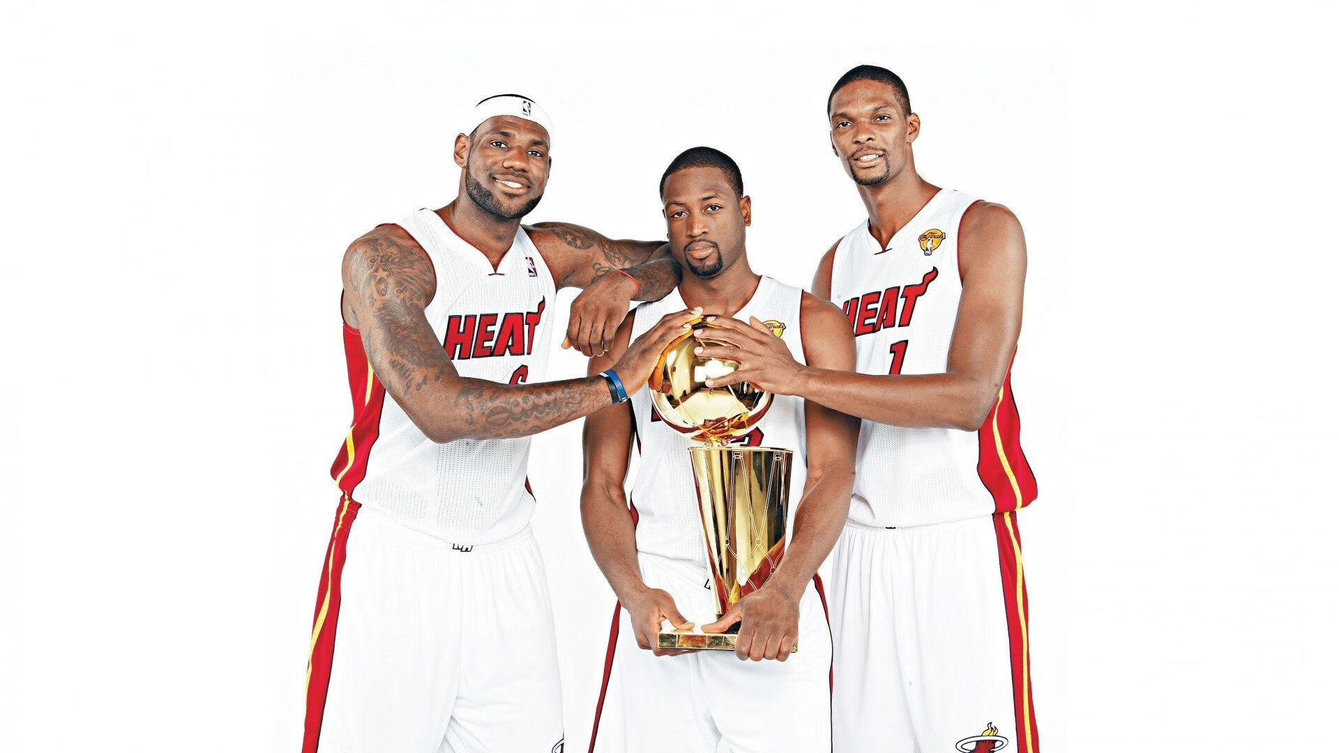 欧冠淘汰赛焦点战，公牛全面压制北京队，战术铁蹄下的东方困局